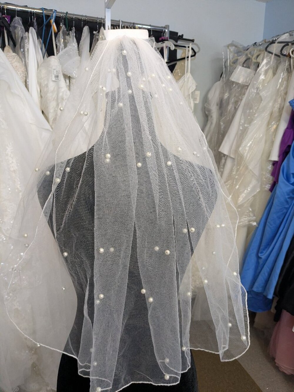 NWOT Pearl Bridal Veil – Fingertip Length Wedding Veil
